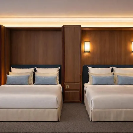 Saint Cyr Etoile Hotel Paris