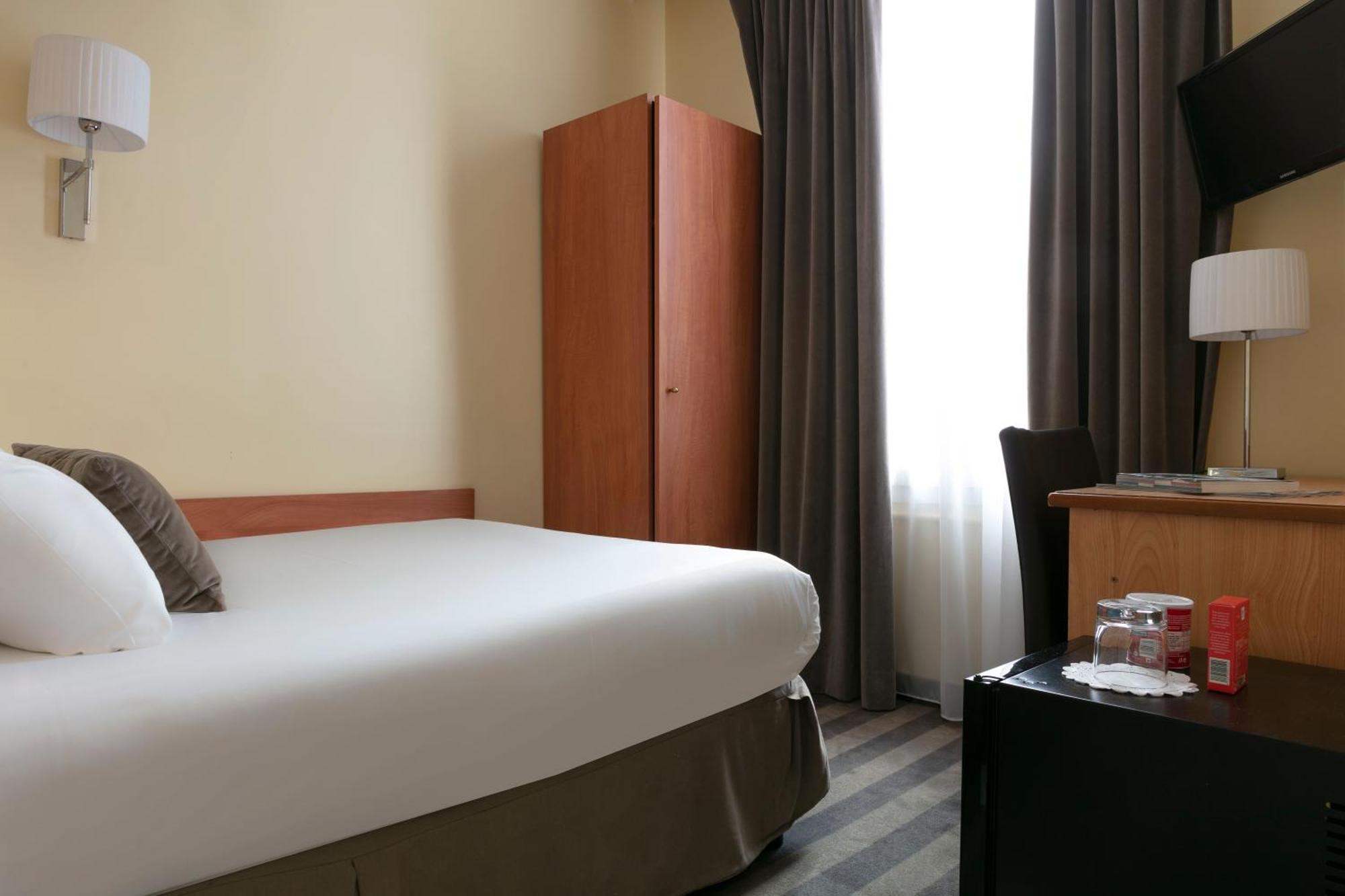 Saint Cyr Etoile Hotel 3*