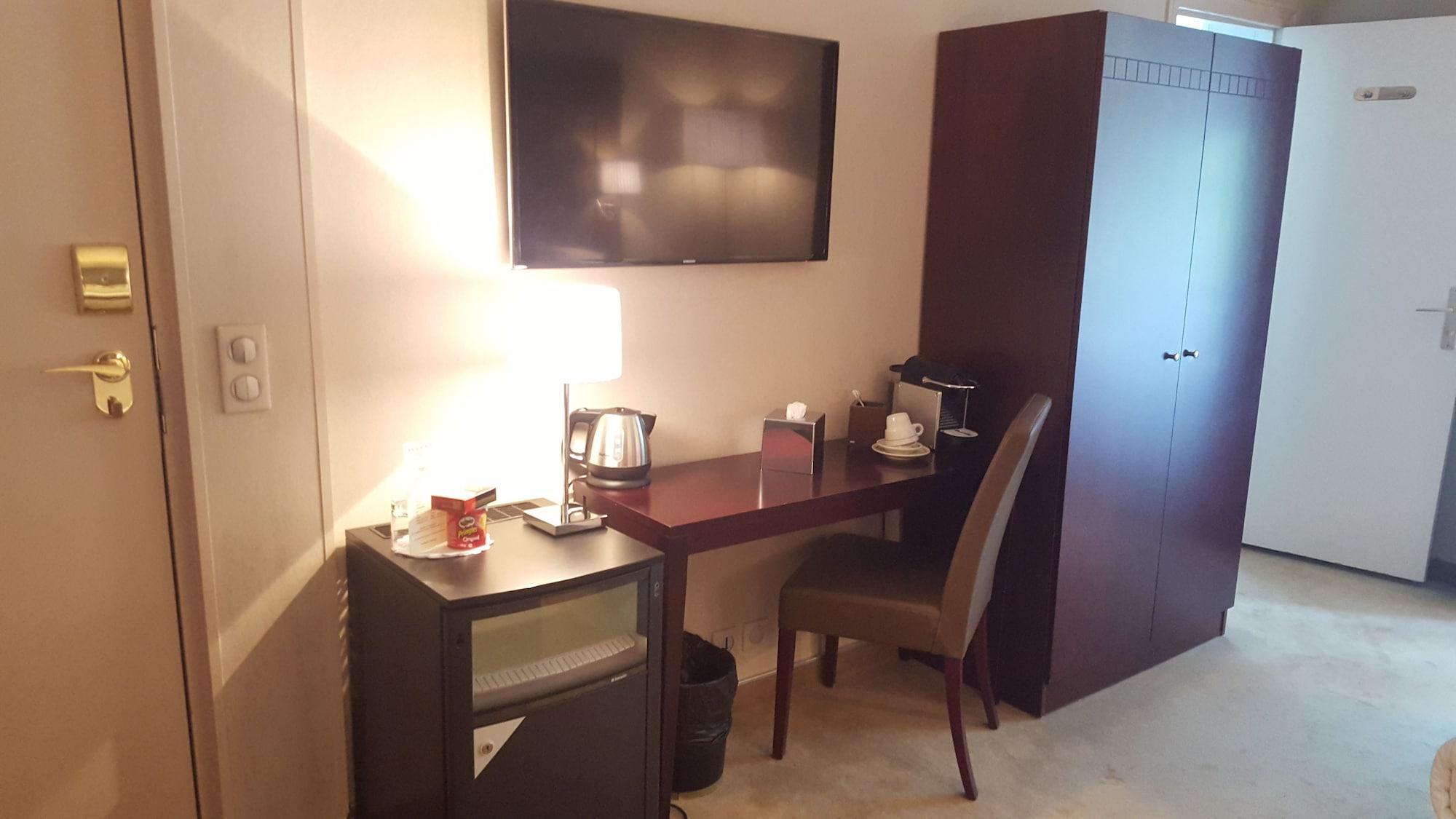 Saint Cyr Etoile Hotel Parigi