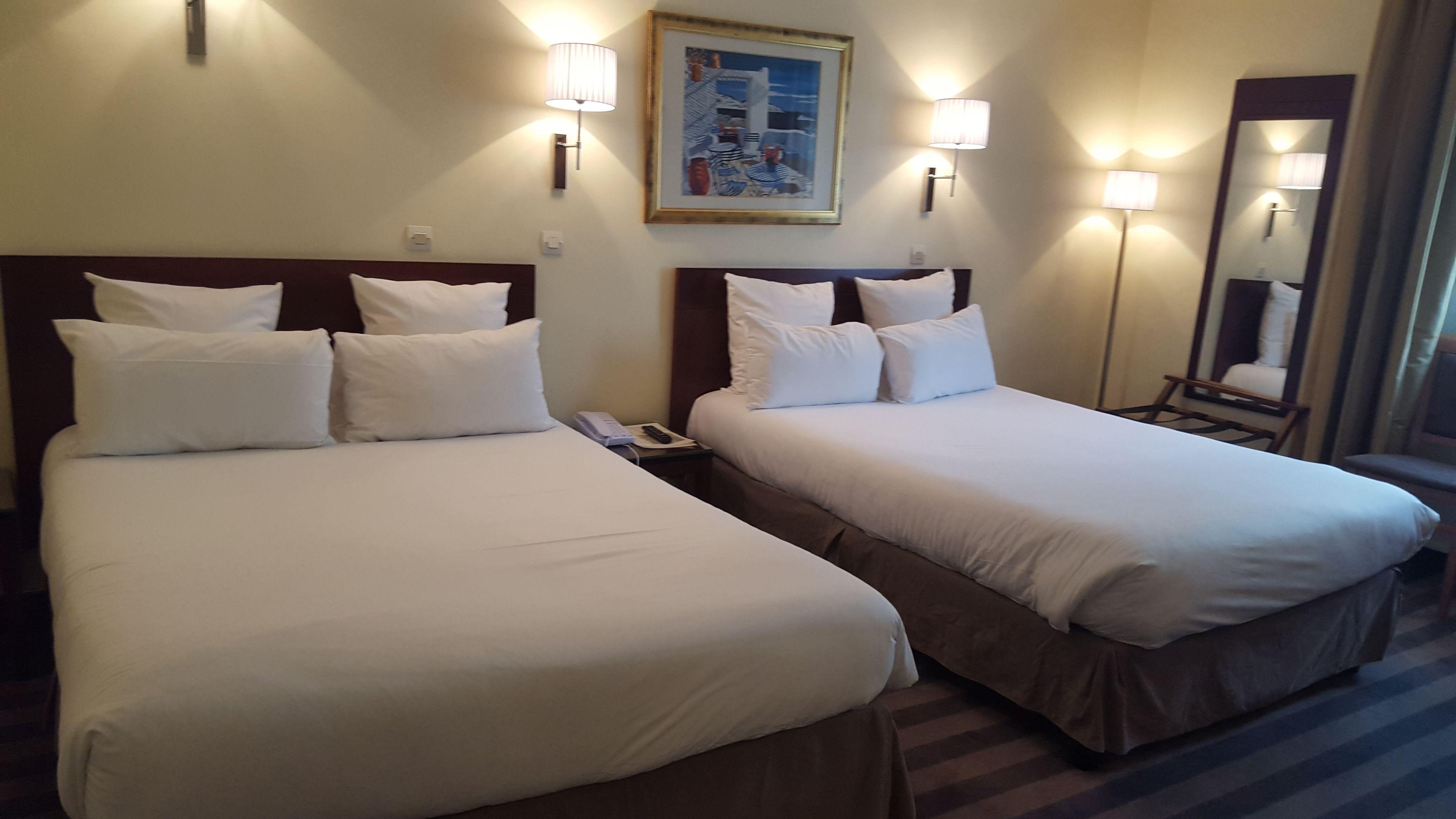 Saint Cyr Etoile Hotel Paris