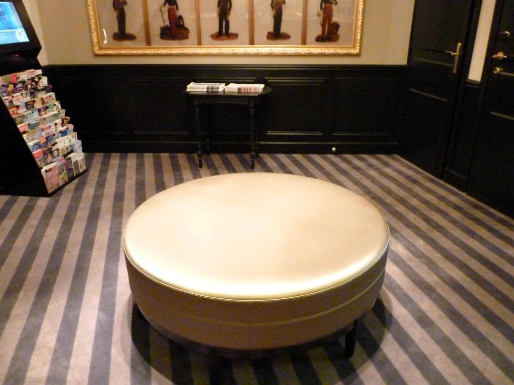 Saint Cyr Etoile Hotel Paris