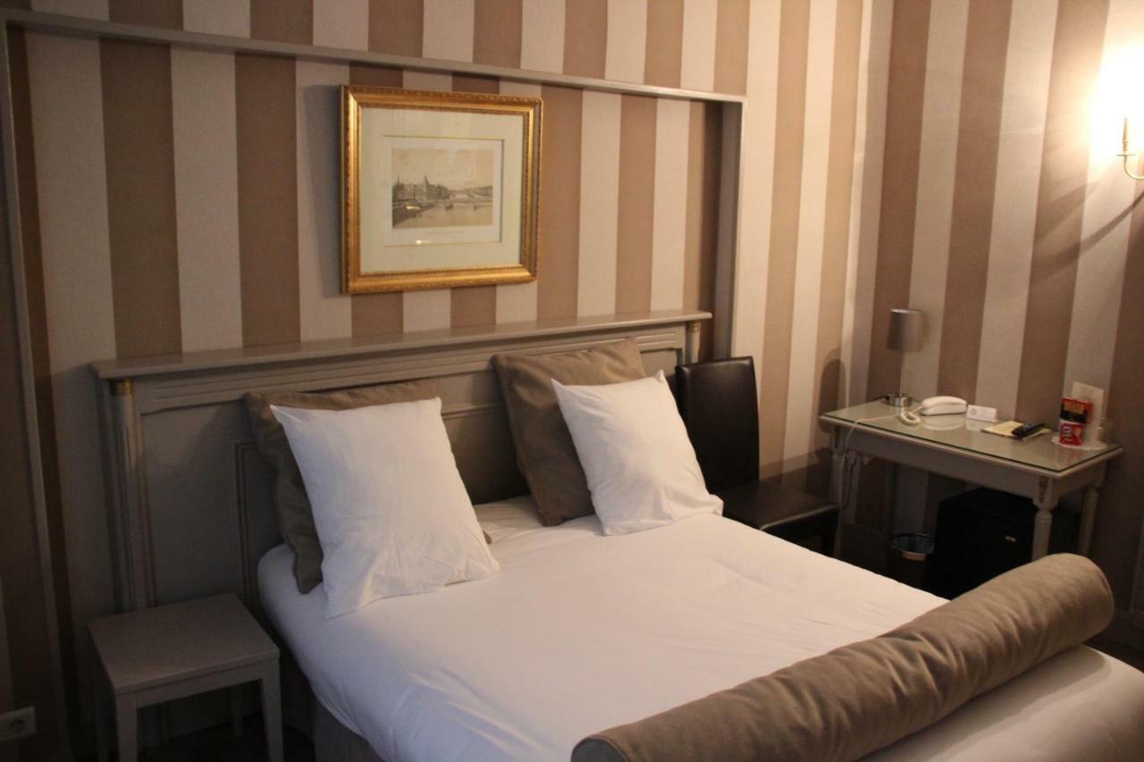 Hotel Saint Cyr Etoile Parigi
