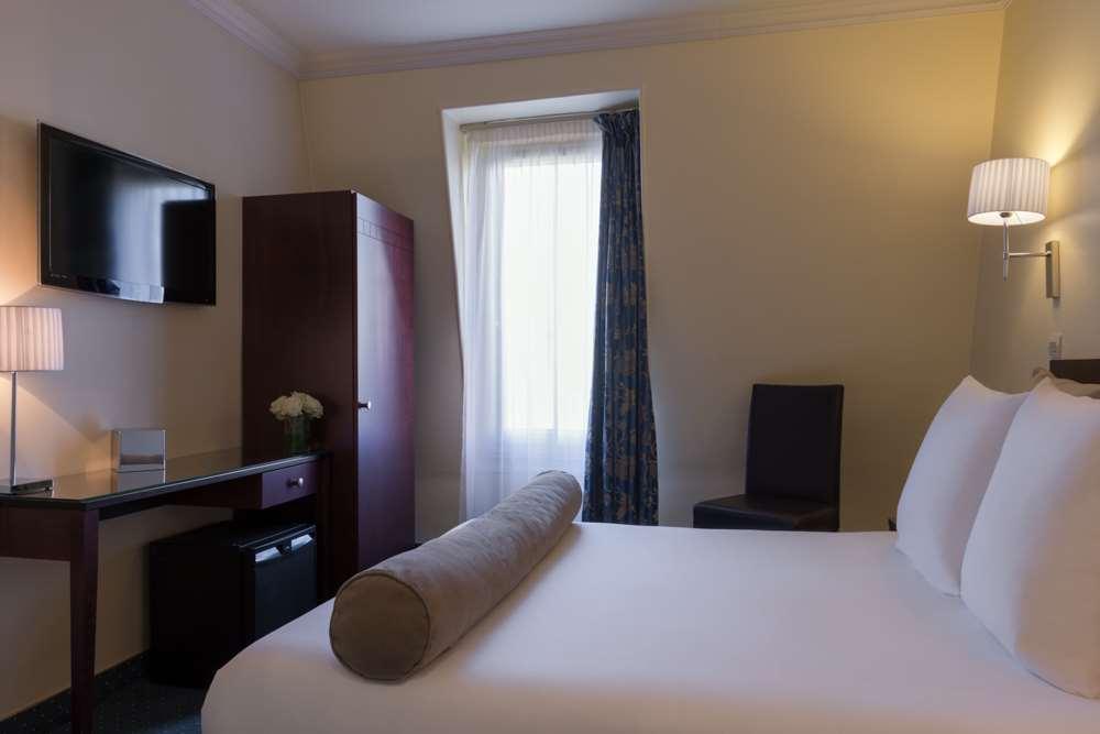 Saint Cyr Etoile Hotel