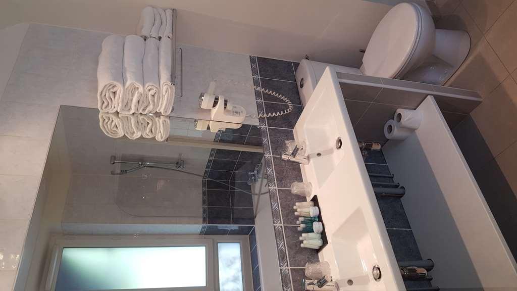 Saint Cyr Etoile Hotel