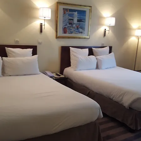 Saint Cyr Etoile Hotel Paris