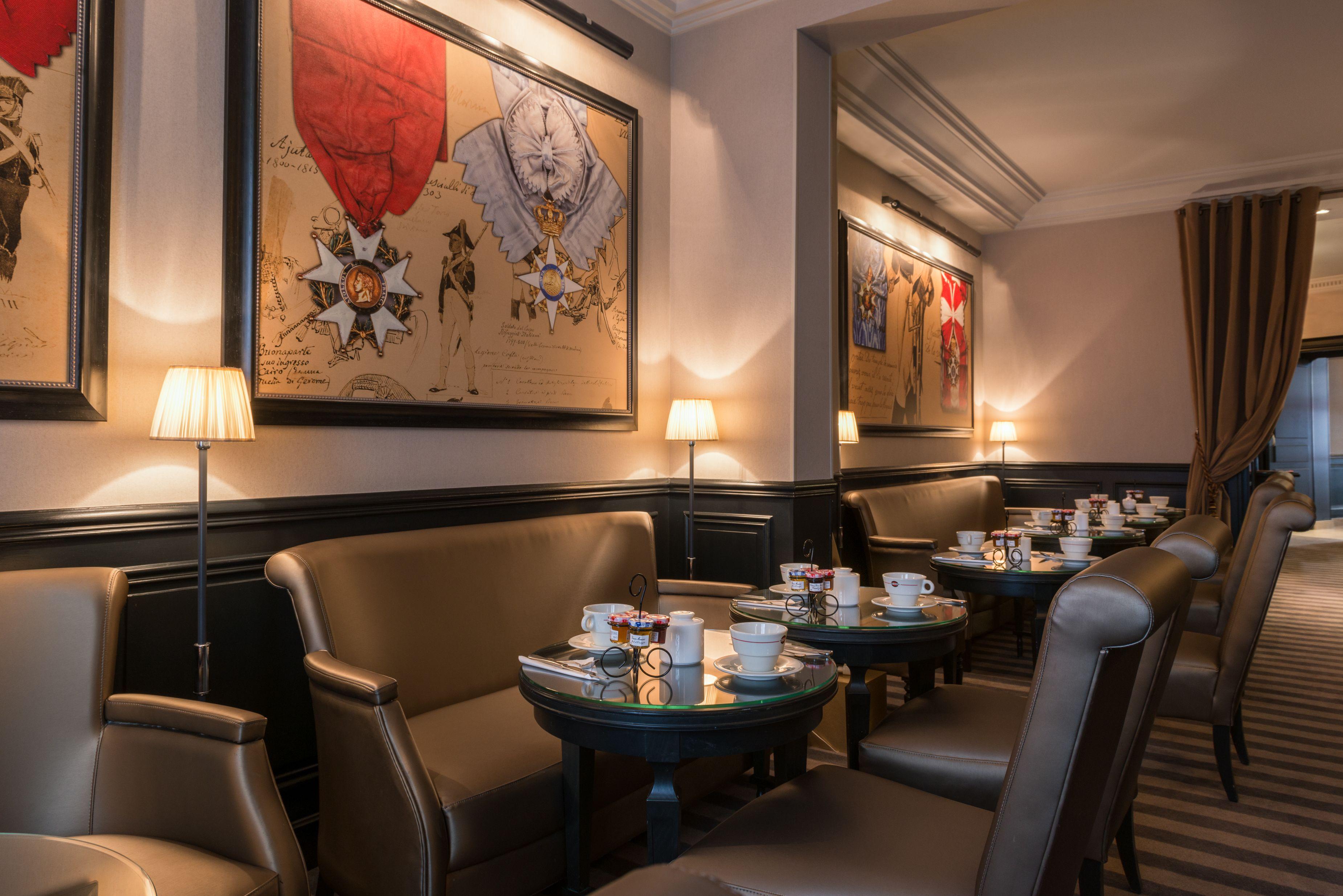 Saint Cyr Etoile 3* Paris